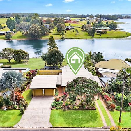 Villa Lakeside Tinaroo Only 2.5Km From Yungaburra Town Exterior foto