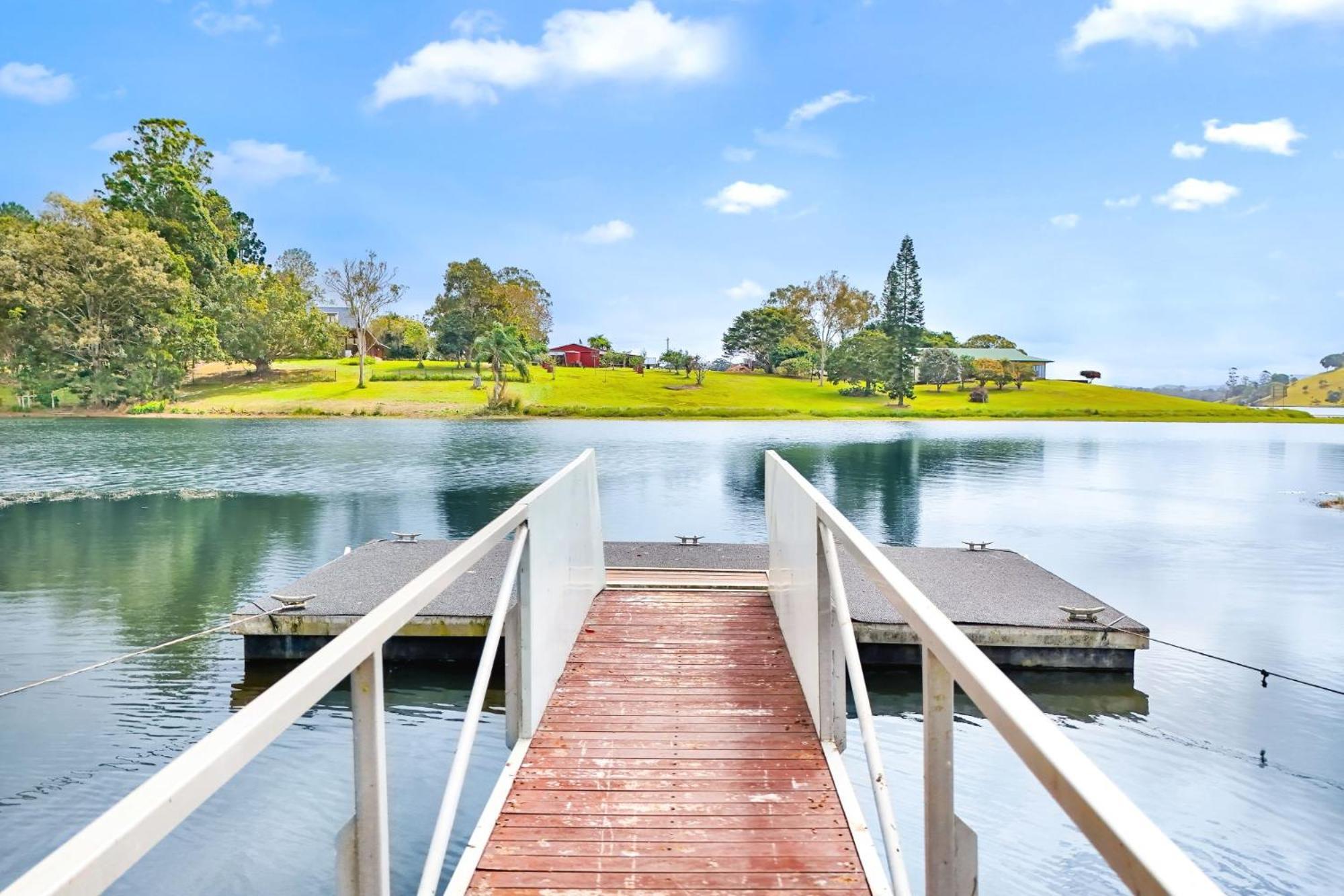 Villa Lakeside Tinaroo Only 2.5Km From Yungaburra Town Exterior foto