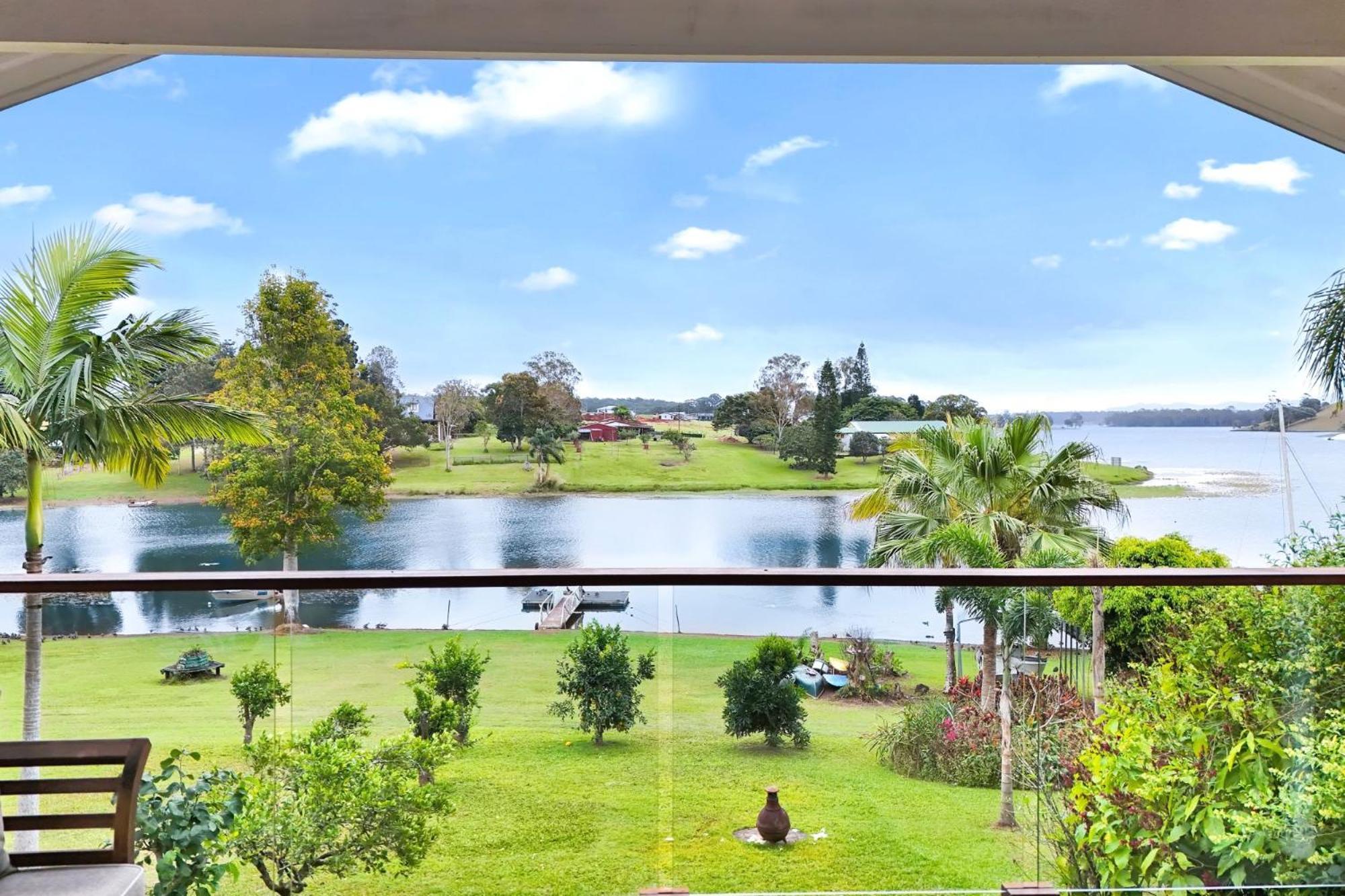 Villa Lakeside Tinaroo Only 2.5Km From Yungaburra Town Exterior foto