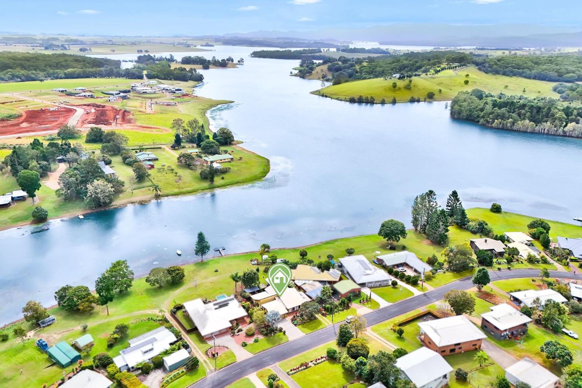 Villa Lakeside Tinaroo Only 2.5Km From Yungaburra Town Exterior foto